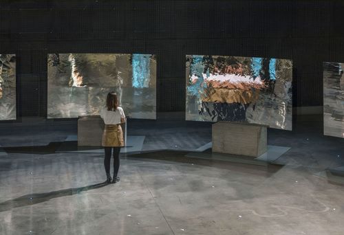 Daniele Sigalot, Un ritratto di chiunque, ovunque (panoramica) I Ph. Williams Tattoli