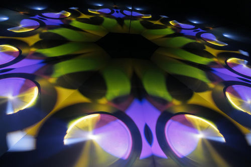 Olafur Eliasson, Esperimenti di luce per la mostra Orizzonti tremanti al Castello di Rivoli Museo d’Arte Contemporanea, 2022 I Ph. Tegan Emerson. Courtesy Studio Olafur Eliasson