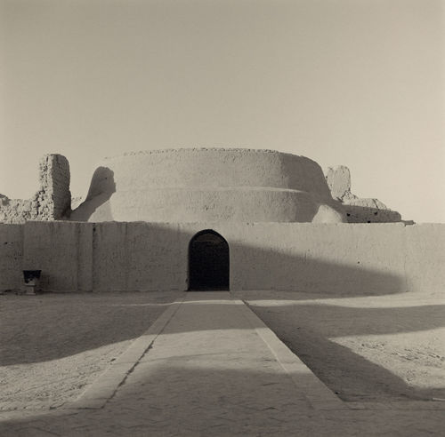Lynn Davis, China #20, Ancient city of Gaochang, Buddhist Temple, Tupan, 2001