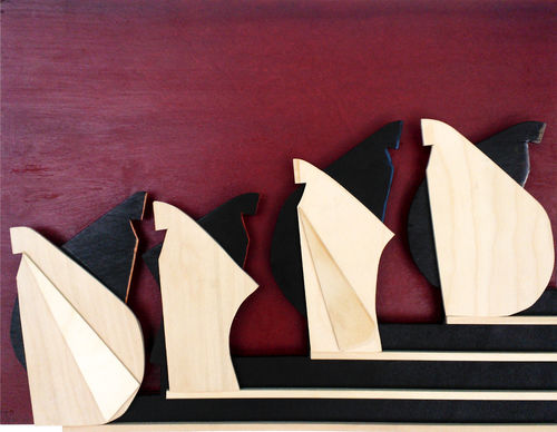 Anna Maria Di Terlizzi, Donne inquiete, 2015, collage in legno, cm. 73x85