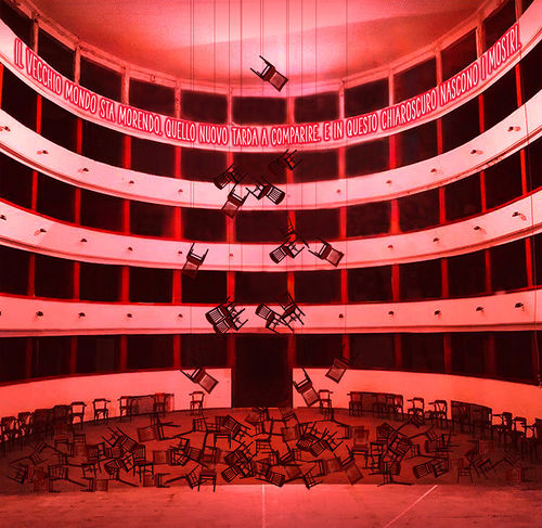 Alfredo Jaar, Il vecchio mondo sta morendo. Quello nuovo tarda a comparire. E in questo chiaroscuro nascono i mostri, 2019