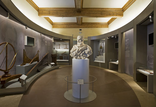 Galileo: due luoghi, una storia. La Basilica di Santa Croce e il Museo Galileo