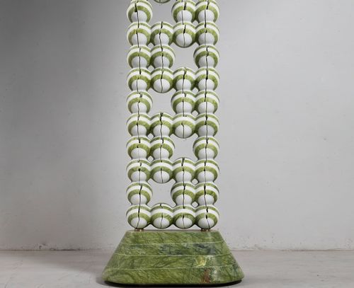 Park Eun Sun, <em>Duplicazione I</em>,&nbsp; 2021, 202 x 66 x 36&nbsp; cm, White and green marble | Galleria d&rsquo;Arte Contini