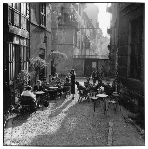 Ugo Mulas, Bar Jamaica, Milano, 1953-1954 © Eredi Ugo Mulas. Tutti i diritti riservati.  Courtesy Archivio Ugo Mulas, Milano – Galleria Lia Rumma, Milano / Napoli