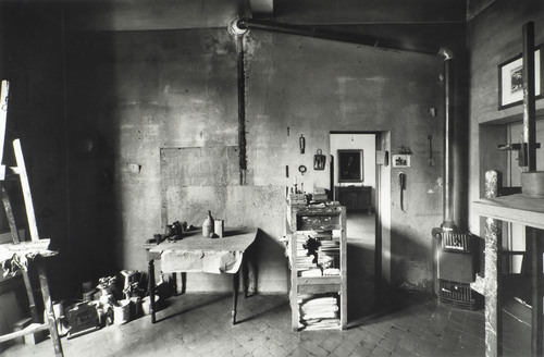 Gianni Berengo Gardin, Lo studio di Giorgio Morandi, Bologna 1993, Archivio Gianni Berengo Gardin &copy; Gianni Berengo Gardin