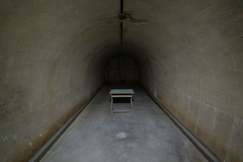 Monica Marioni, Devi essere educata, 2022, installazione, cm. 60x80x45