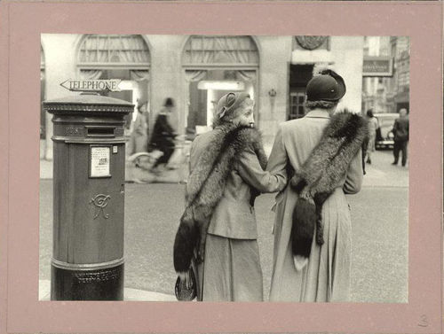 Inge Morath, New Bond Street, London, Great-Britain, 1953