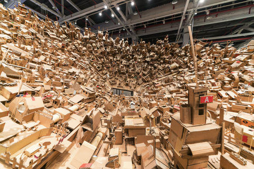 Alfredo e Isabel Aquilizan, In-Habit: Project Another Country (Here, There, Everywhere), 2018 (dettaglio). Commissionata per “Cosmopolis #1.5: Enlarged Intelligence” con il sostegno di Mao Jihong Arts Foundation I Ph. Ejian 