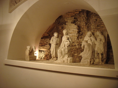 <em>Presepe</em>, Arnolfo di Cambio 1291, Basilica di Santa Maria Maggiore, Roma | Courtesy of Wikimedia Commons Photo by Stefano Bolognini<br />
