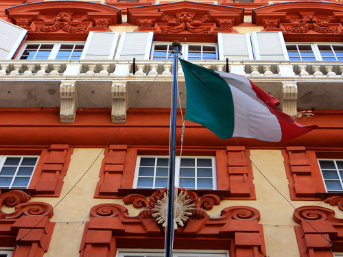 Facciata di Palazzo Rosso con bandiera, Genova | Foto: Eve81