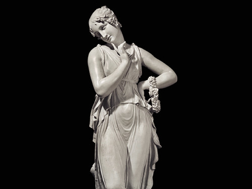 Antonio Canova, <em>Danzatrice col dito sul mento</em>, 1809, marmo, Torino, Pinacoteca Giovanni e Marella Agnelli. Courtesy of © Pinacoteca Gianni e Marella Agnelli.<br />
