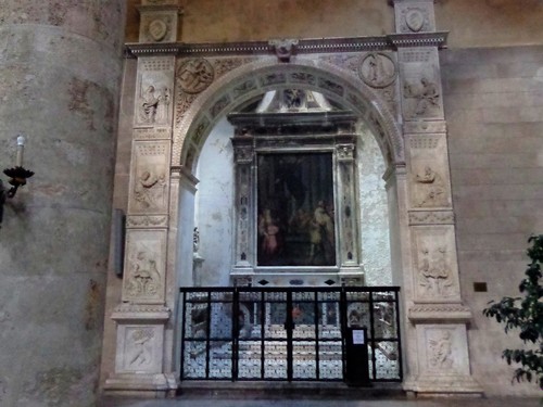 Francesco Laurana, portale Mastrantonio, Palermo, Chiesa di San Francesco d'Assisi. By Effems (Own work) [CC BY-SA 4.0 (http://creativecommons.org/licenses/by-sa/4.0)], via Wikimedia Commons