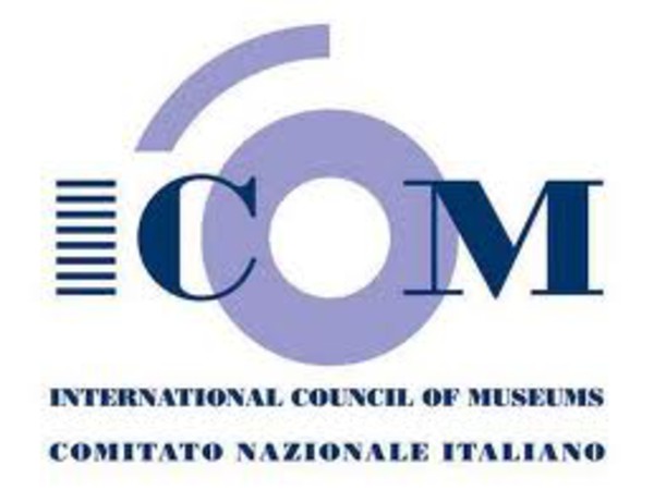 logo ICOM logo ICOM
