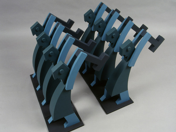 Fortunato Depero,  Martellatori, 1923 (ricostruzione) legno verniciato, otto pezzi, ciascuno 70 x 22 x 50 cm