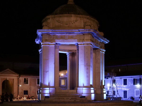 Corte della Mole Vanvitelliana, Tempietto 