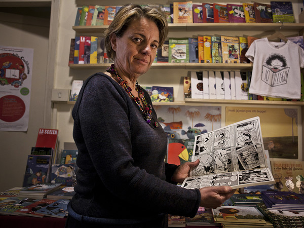 Della, romana, nel 1990 fonda una casa editrice nel carcere di Rebibbia. Era lì come volontaria dall’84, conosceva Antonio Spinelli e insieme avevano avuto l’idea di fondare una cooperativa che facesse libri per ragazzi, forse perché anche in carcere si avvertiva il bisogno di lasciare tracce per far crescere bambini sereni e consapevoli, capaci di scegliere, di pensare e di immaginare e sognare. Photo: Danilo Garcia Di Meo