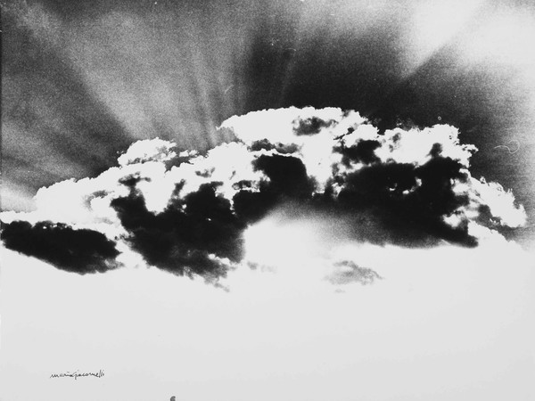 Mario Giacomelli, Nuvole, 40.5x30 cm | Courtesy of Studio Guastalla Arte Moderna e Contemporanea / The Lone T art space | Foto: Cristian Castelnuovo