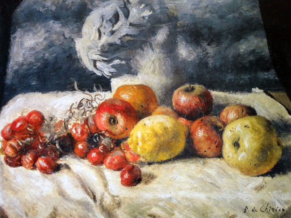 Giorgio de Chirico, Composizione di frutta con statua classica, olio su tela, 53 x 64 cm. Collezione privata 