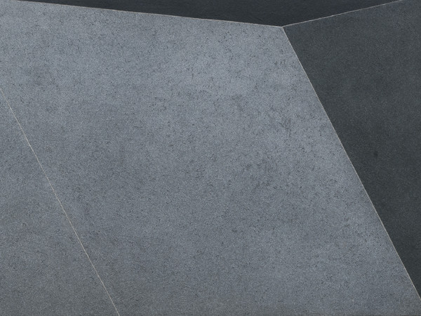 Giuseppe Uncini, Dimore n. 50 b, 1985, Cemento e laminato di legno, 170 x 100 cm, 