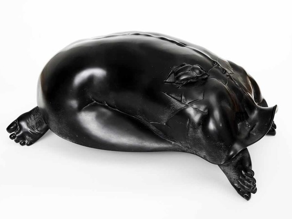 Novello Finotti, Donna tartaruga con scarabeo | © Collezione Gruppo Credito Valtellinese