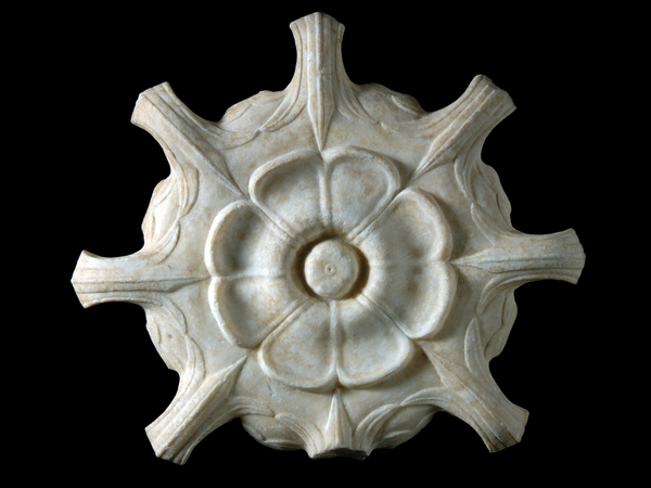 Lucerna marmorea Da Fianello Sabino (Rieti) II a.C. Marmo bianco. Museo Nazionale Romano Terme di Diocleziano