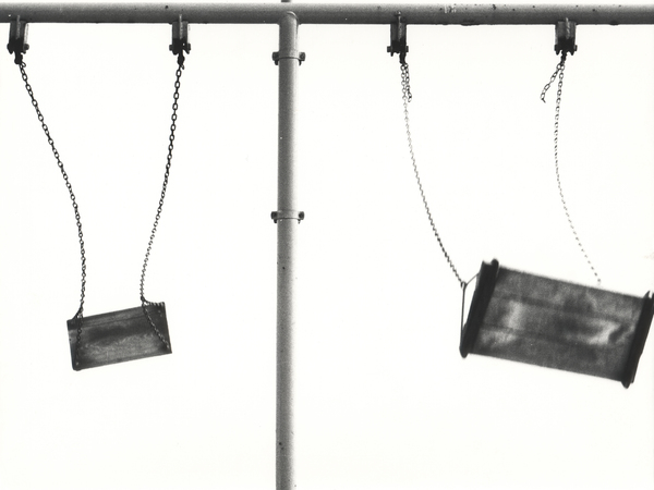 Mario Giacomelli. Il fotografo e il poeta, Milano, Palazzo Reale, Dal 22 maggio al 7 settembre 2025 | Mario Giacomelli, Passato, 1987-1990 | © Archivio Mario Giacomelli, Senigallia
