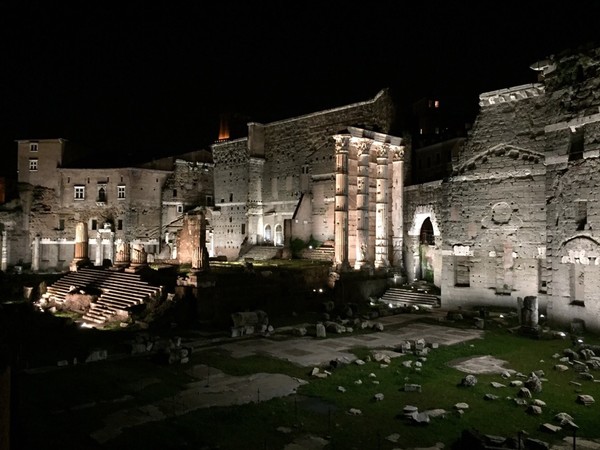 La nuova illuminazione dei Fori Imperiali, Roma