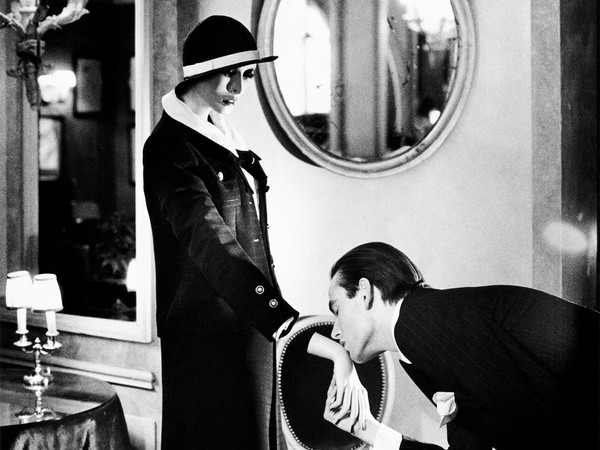 Helmut Newton, At Maxim's, from the series Sleepless Nights,  Paris 1978 | © Helmut Newton Estate