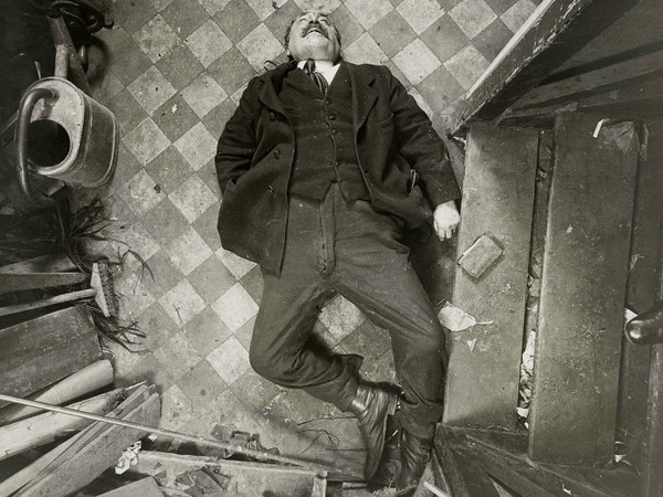 Protocollo di Alphonse Bertillon, Assassinio di Monsieur Canon, Boulevard de Clichy, 9 dicembre 1914, vista per capovolgimento / Préfecture de police de Paris, Service de l’Identité judiciaire |  © Archives de la Préfecture de police de Paris