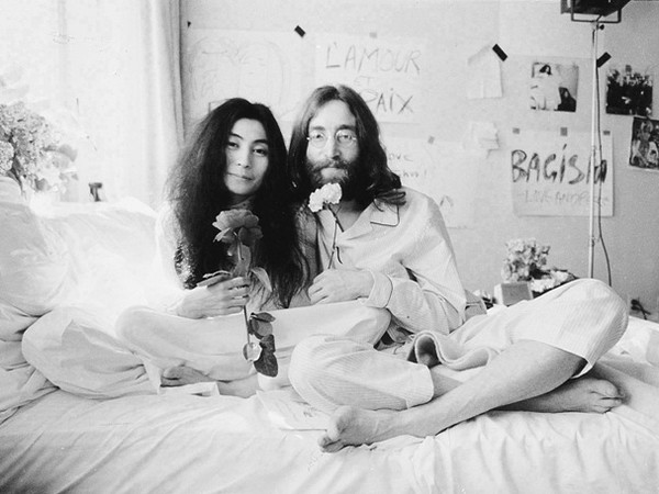 Yoko Ono & John Lennon, Bed-ins for Peace, 1969 | © Courtesy Merano Arte “Gestures - Women in action”