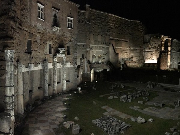 La nuova illuminazione dei Fori Imperiali, Roma.
