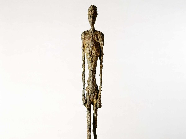 Alberto Giacometti, Homme qui marche, 1947. Bronzo, 170 x 23 x 53 cm. Kunsthaus Zurich Alberto Giacometti-Stiftung, Zurich AGD 1090 © Alberto Giacometti Estate / by SIAE in Italy, 2014