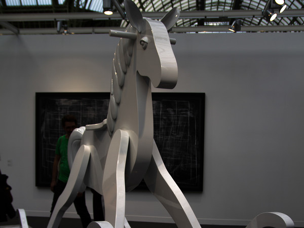 Grown Up Rocking Horse - Elmgreen & Dragset, FIAC 2013 Parigi, courtesy © 2013 Lorenzo Pingitore