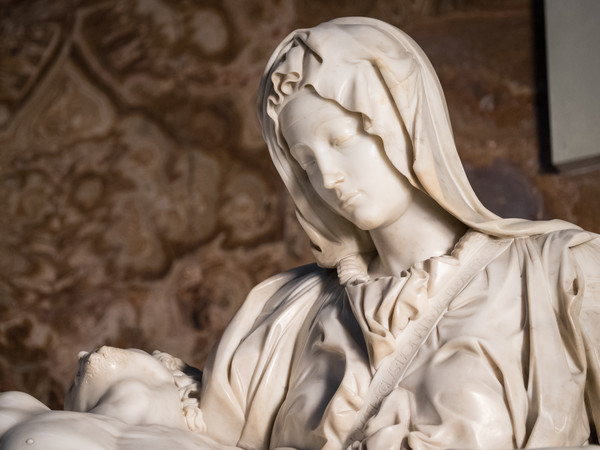 Pietà vaticana (dettaglio), Michelangelo Buonarroti, 1497-1499, Basilica di San Pietro a Roma, Immagine tratta dal film 