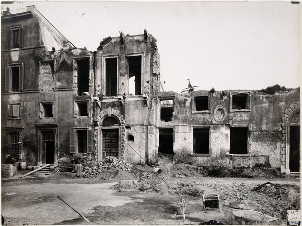 Fratelli Danesi, Palazzo Caffarelli in demolizione, 1923 post (Roma 1887 - prima metà XX secolo), Gelatina bromuro d’argento | Courtesy Museo di Roma