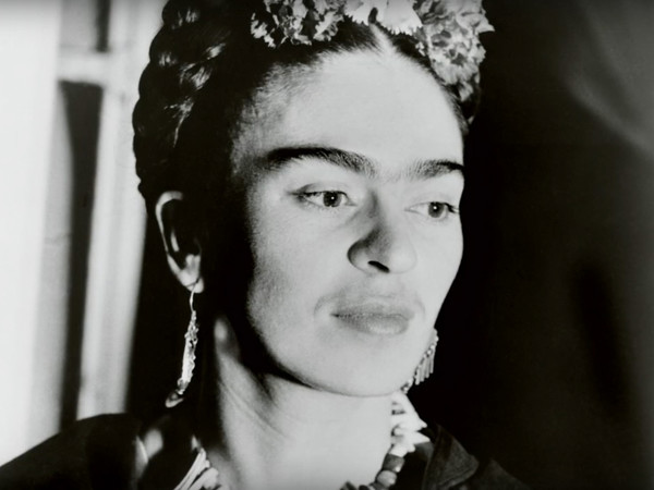 Immagine dal film documentario FRIDA KAHLO, Gran Bretagna, 2020, 90', Seventh Art Productions, Exhibition on Screen, Produttori esecutivi Tim Dawson,  Phil Grabsky, Amanda Wilkie, Regia di Ali Ray, Distribuito in Italia da Adler Entertainment, Media partner ARTE.it, ComingSoon