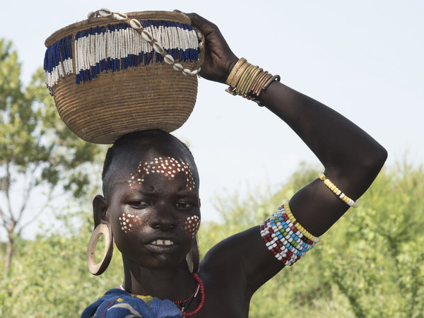 Etiopia, Valle dell'Omo: villaggio di Sciambek, donna della popolazione Mursi | Foto: © Carlo Franchini