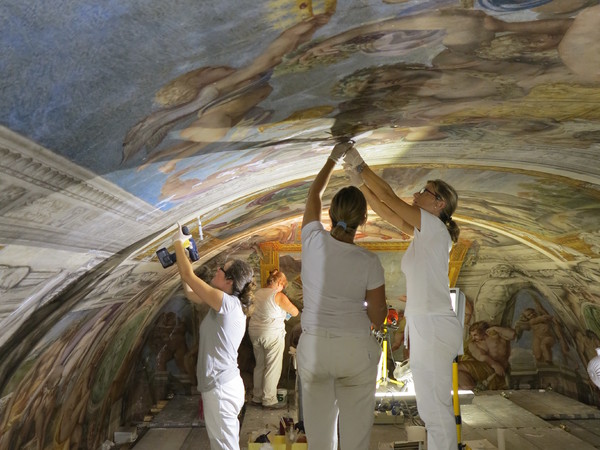Galleria dei Carracci, restauro volta in corso. Picture by Mauro Coen. Courtesy ufficio stampa ambasciata di Francia