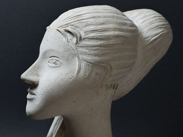 Arturo Martini, Testa di ragazza, 1947, Terracotta chiara, 35 x 35 x 27 cm
