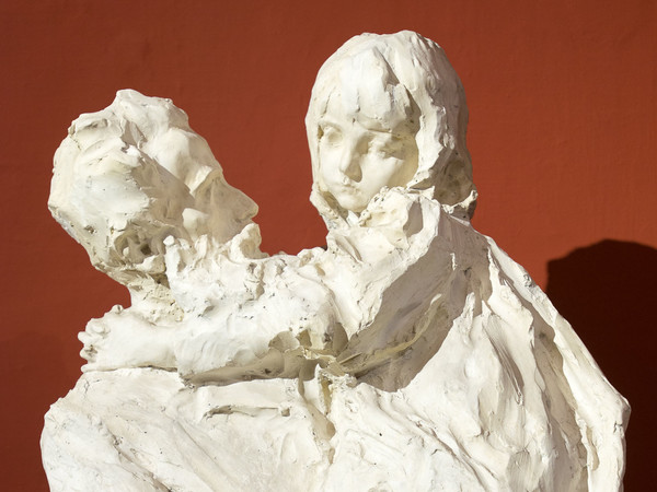Paolo Troubetzkoy, Impressione dal vero o Padre e figlia o Affetto paterno, Databile al 1895, Gesso non patinato, 84 x 56 x 188 cm | Courtesy of Museo del Paesaggio di Verbania | Foto: Francesco Lillo 2016