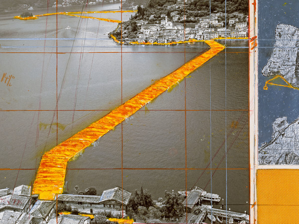 Christo e Jeanne-Claude, The Floating Piers (Progetto per il Lago d'Iseo, Italy) 2014, Collage 2014, 55.9 x 43.2 cm, Matita, pastello a cera, smalto, fotografia di Wolfgang Volz, tessuto e nastro | Foto di André Grossmann © Christo 2014