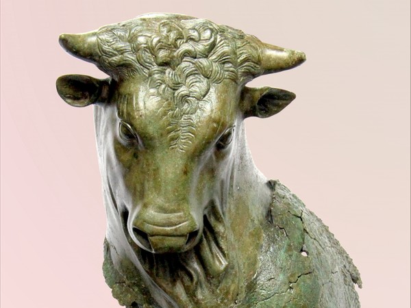 Statuetta di toro, Sibari, Cantiere di Casa Bianca, Bronzo, h. 30, Fine V-inizio IV sec. a.C., Museo Nazionale Archeologico della Sibaritide | Courtesy Museo Egizio, Torino