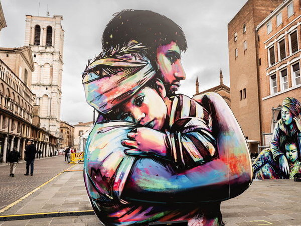 Alice Pasquini, Not a Target, Piazza San Silvestro, Roma