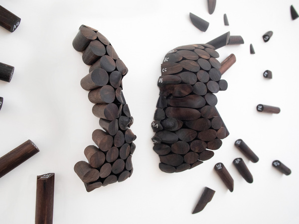 Keisuke Matsuoka, Rifugiato gravità, 2022, ebano, cm. 200x600x10