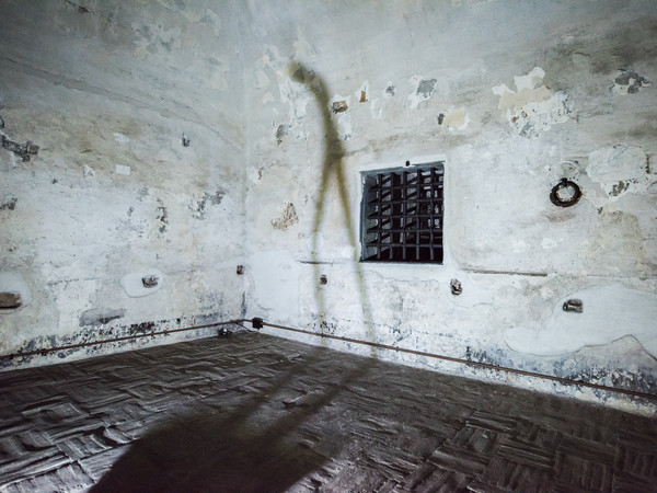 Alex Pinna, Panama, mixed media, Torre Grimaldina di Palazzo Ducale, Genova 2016 | © Galleria Guidi&Shoen, Genova, Fondazione Rocco Guglielmo, Catanzaro