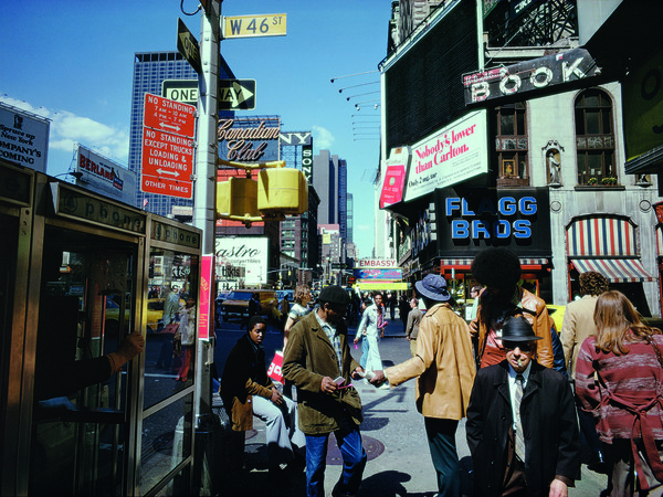 Joel Meyerowitz, New York City, West 46th Street and Broadw © ay, 1976 | © Joel Meyerowitz