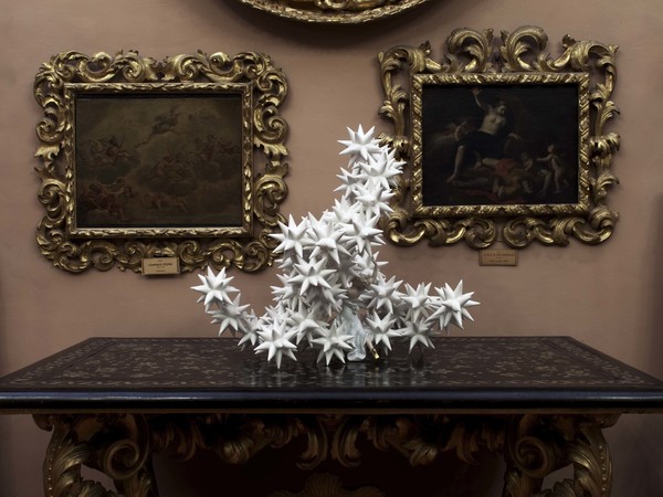 Andrea Salvatori - Luca Lanzi, Gli specchi dovrebbero pensare più a lungo prima di riflettere, Allestimento della mostra presso il Museo Davia Bargellini, Bologna 2016 | Photo © Matteo Monti - Courtesy Istituzione Bologna Musei