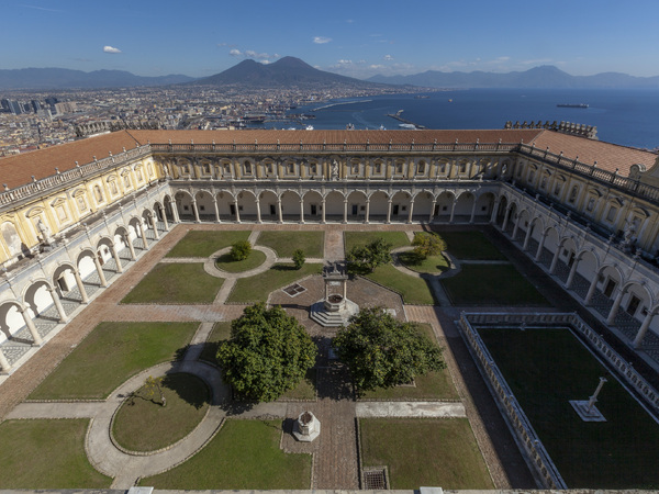Certosa di San Martino, Chiostro grande, Napoli