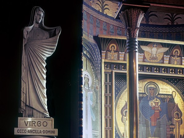 Bijesh Jayarajan, La chiesa di St Gabrielle a Praga | Courtesy of Galleria del Centro Ceco di Milano 2016