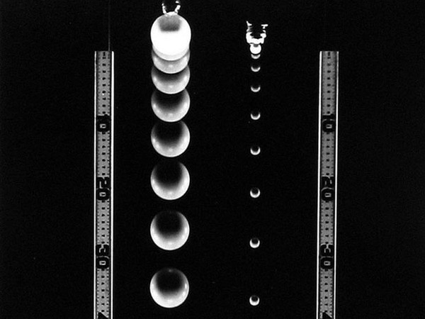 Berenice Abbott, Falling Balls of Unequal Mass, 1958-1961 | © Berenice Abbott / Getty Images